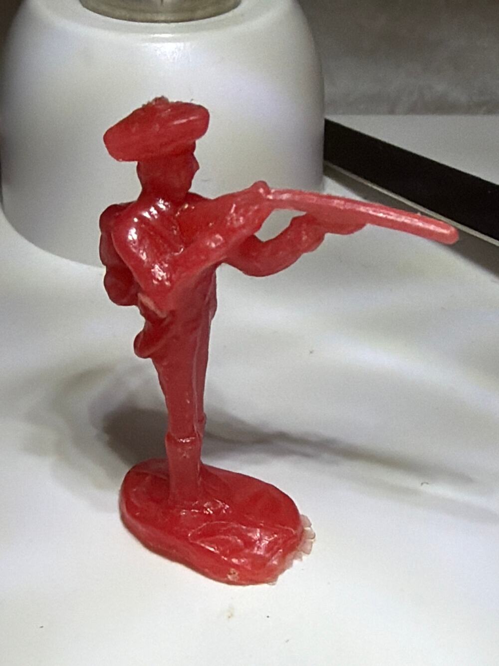Vintage Red Plastic Colonial Toy Soldier Musket Figure Hong Kong 2.5" Military